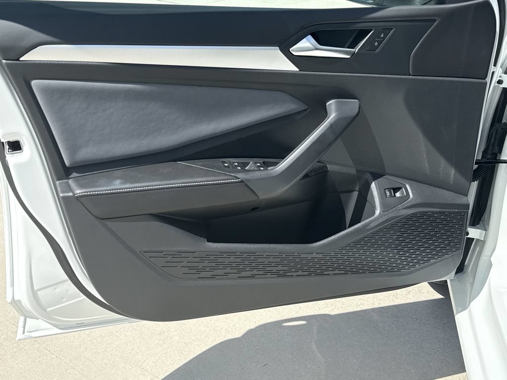 New 2026 Volkswagen Jetta SE FWD image 12