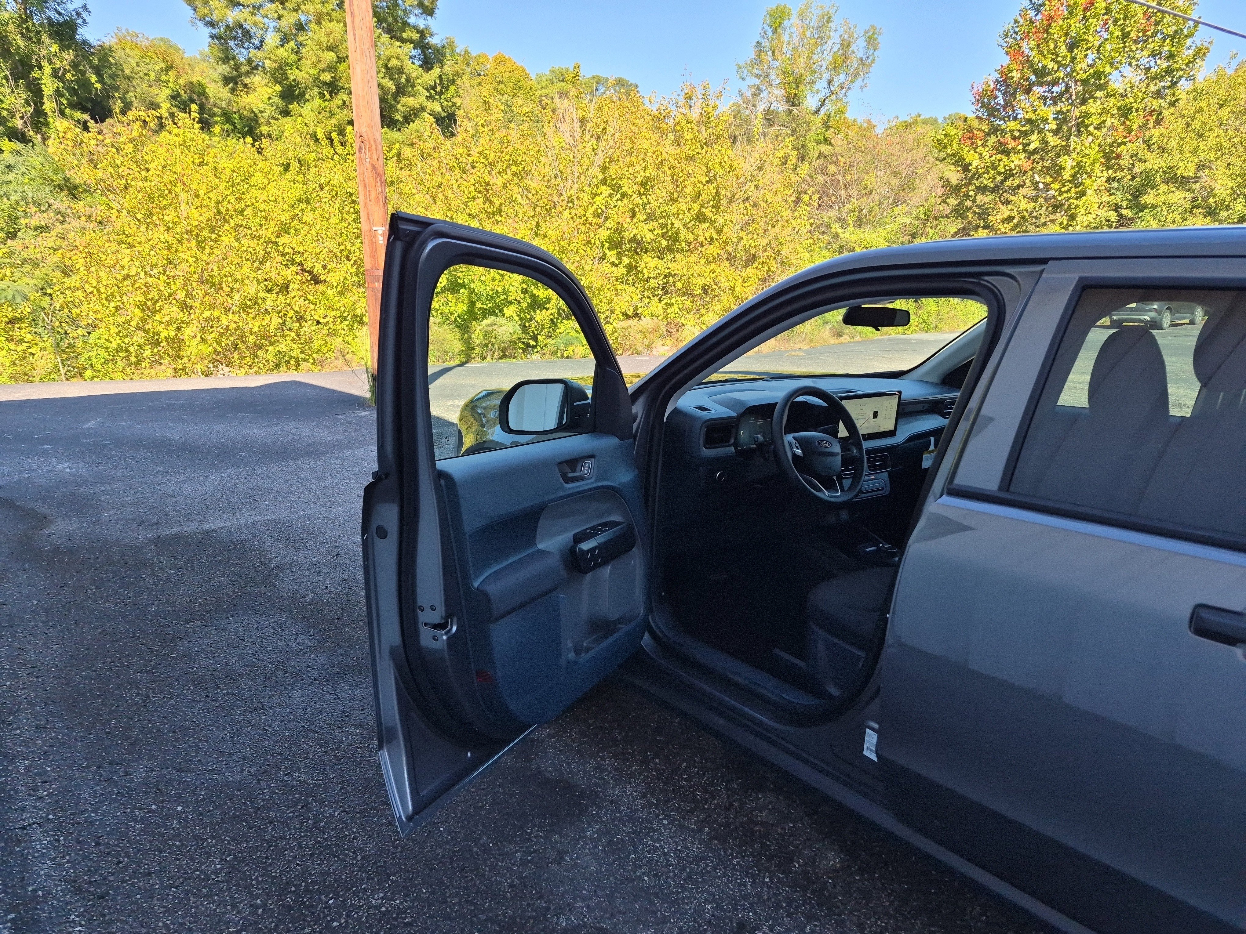 New 2025 Ford Maverick XL image 9