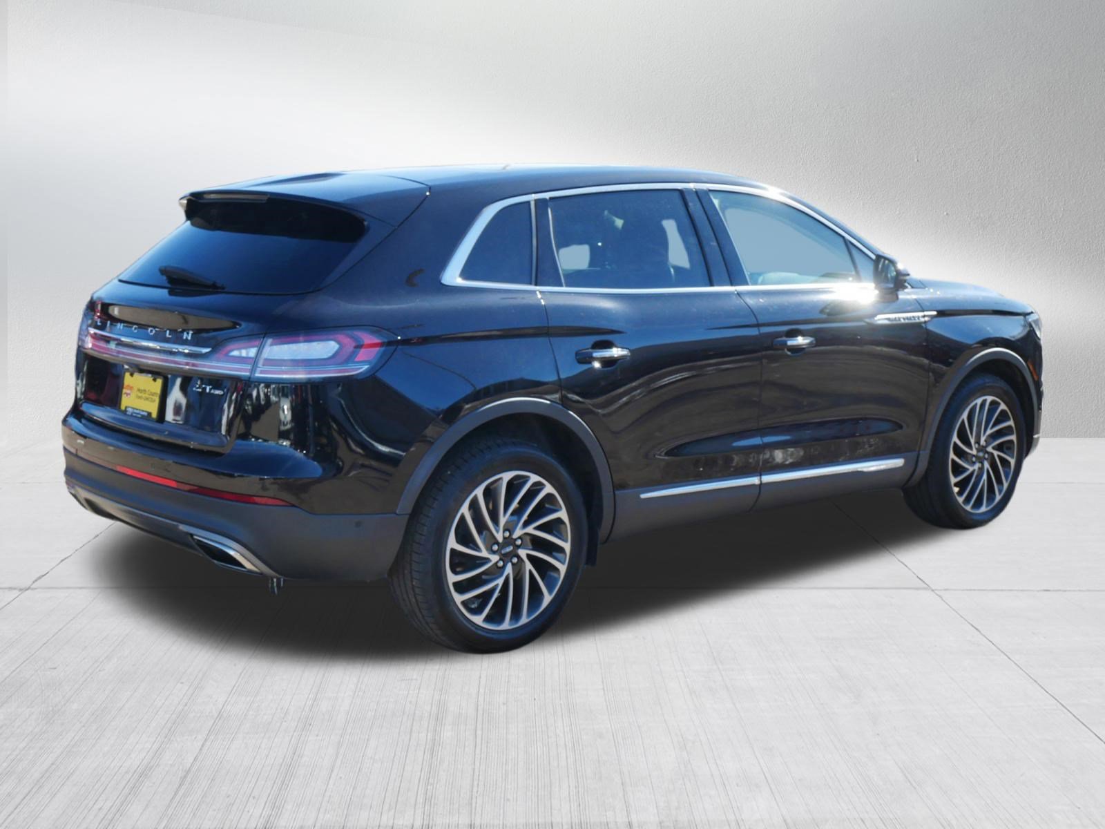 Used 2020 Lincoln Nautilus Reserve w/ Equipment Group 201A image 7