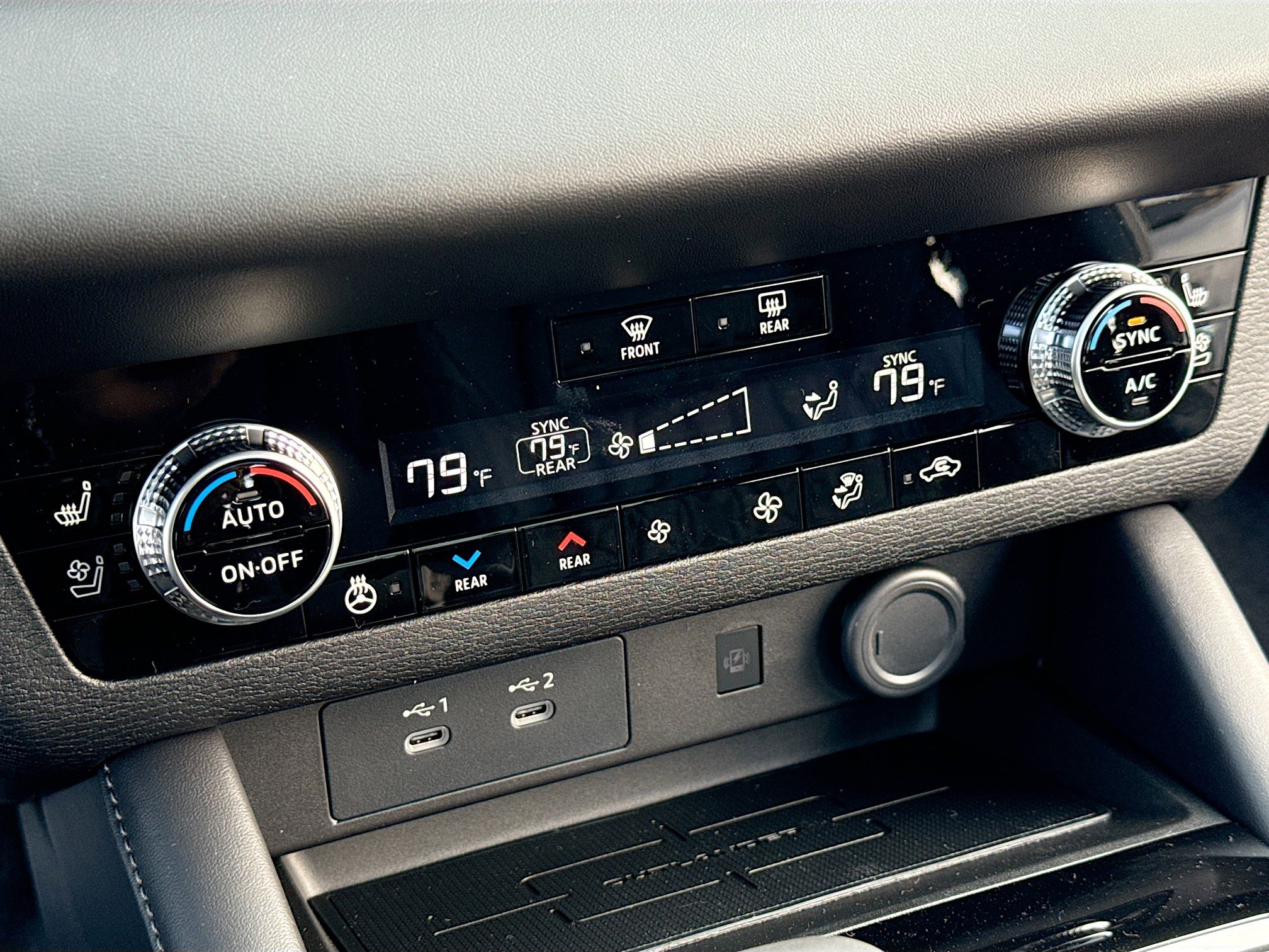 New 2026 Mitsubishi Outlander SEL FWD image 11