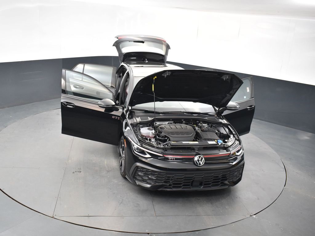 Used 2025 Volkswagen GTI SE image 17