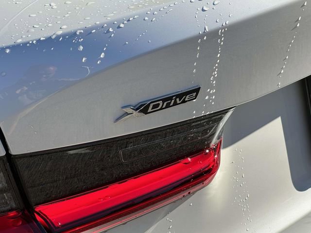 Used 2025 BMW 330i xDrive Sedan w/ Convenience Package image 17