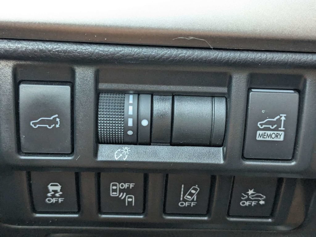 Used 2019 Subaru Outback 2.5i Limited AWD/4WD image 32