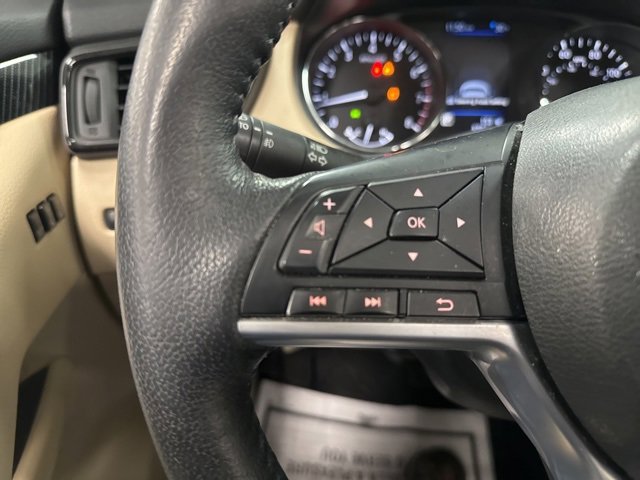 Used 2019 Nissan Rogue SL w/ Premium Package image 25