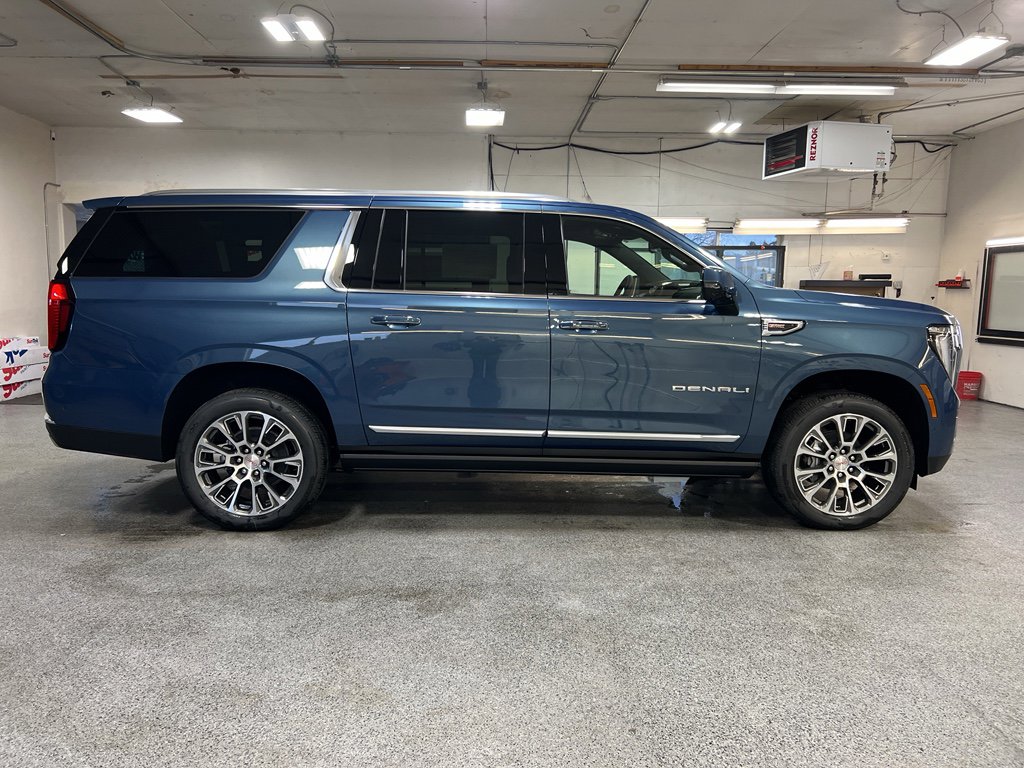 New 2026 GMC Yukon XL Denali w/ Sun & Power Step Package AWD/4WD image 6