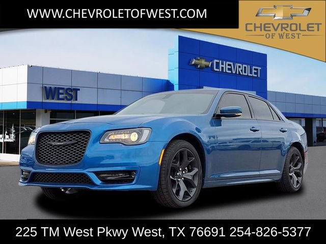 Used 2022 Chrysler 300 Touring L image 1