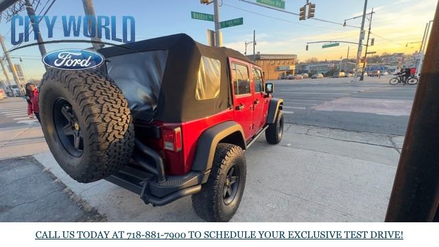 Used 2012 Jeep Wrangler Unlimited Rubicon w/ Connectivity Group image 5