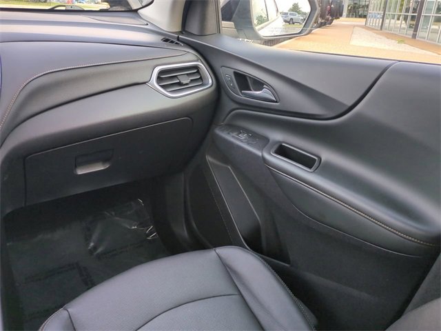 Used 2020 Chevrolet Equinox Premier w/ Premier Redline Edition image 17