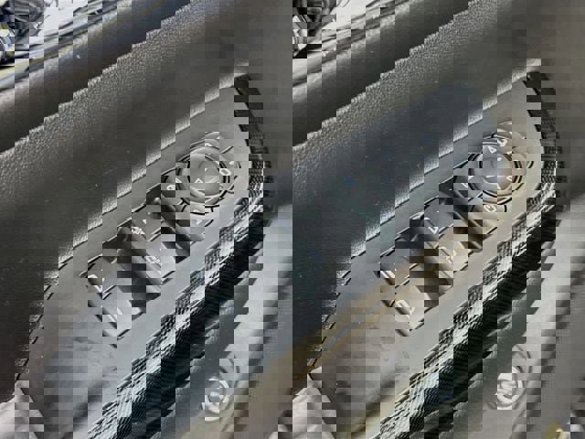 Used 2022 GMC Acadia AT4 w/ Technology Package image 19