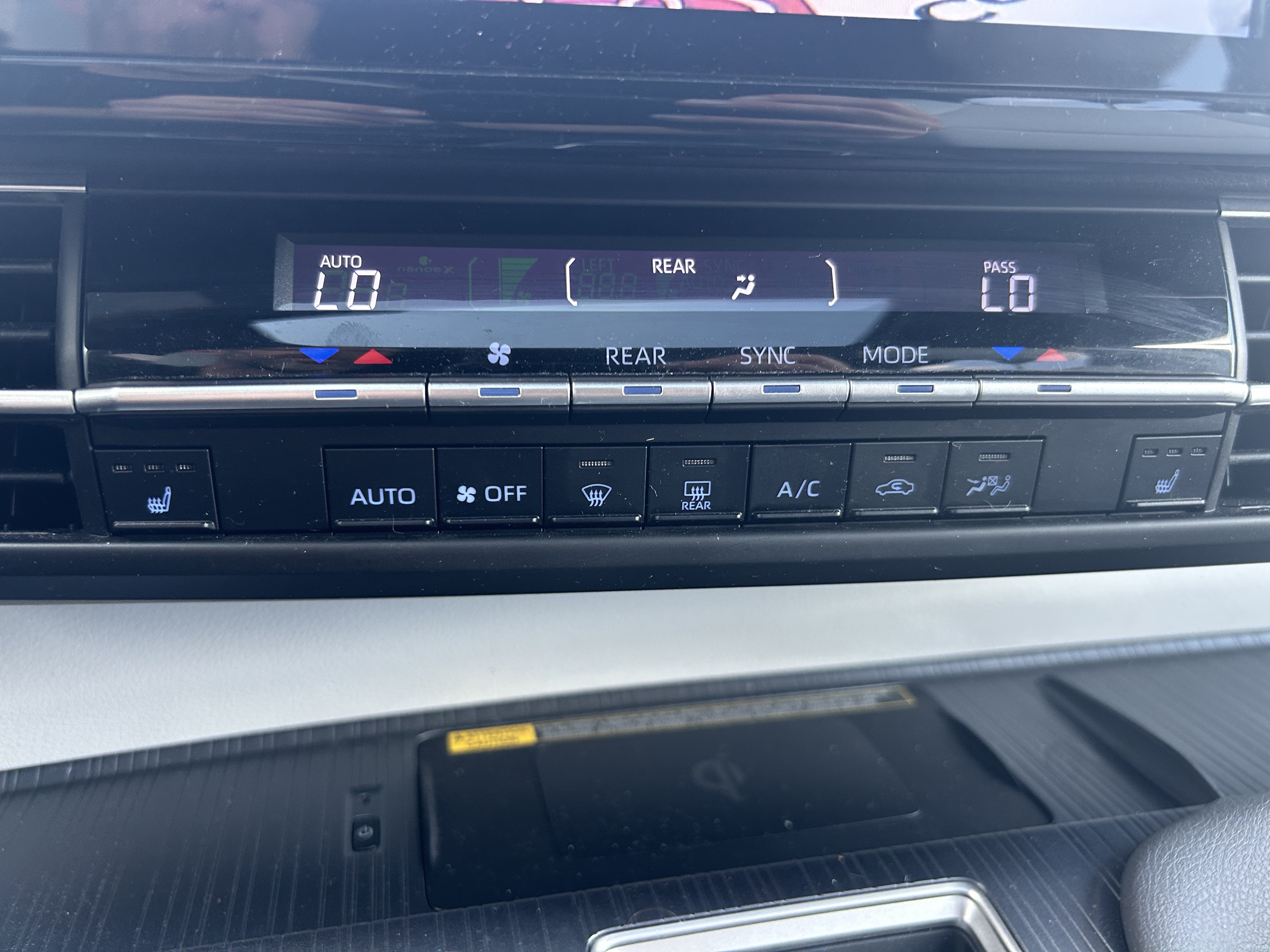 Certified 2022 Toyota Sienna XSE w/ XSE Plus Package FWD image 31