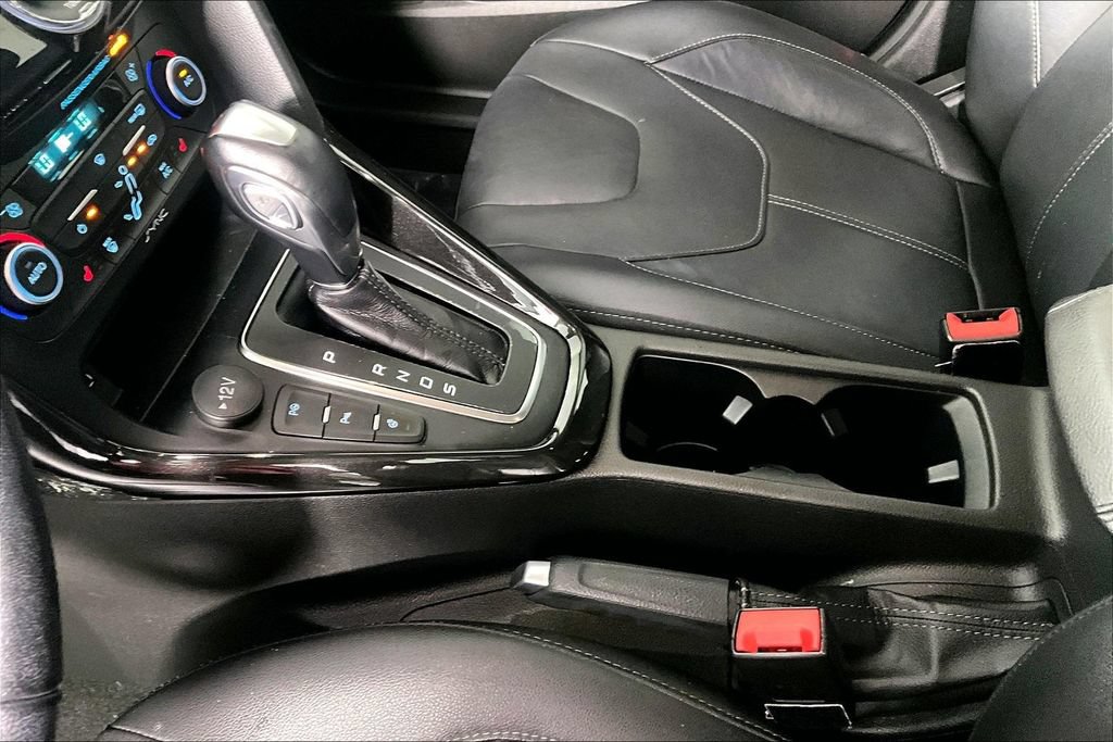 Used 2018 Ford Focus Titanium w/ Titanium Technology Package FWD image 17