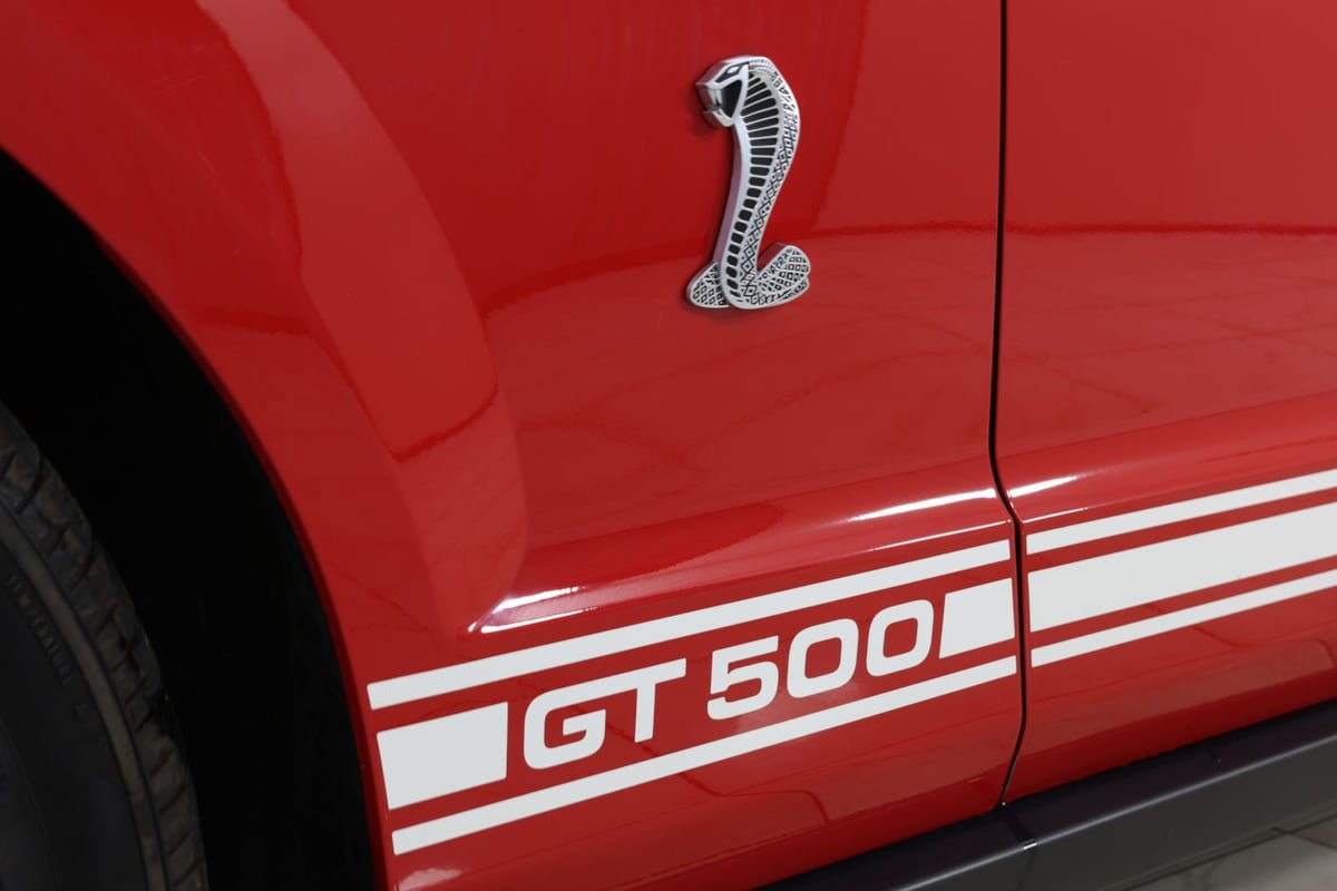 Used 2007 Ford Mustang Shelby GT500 RWD image 12