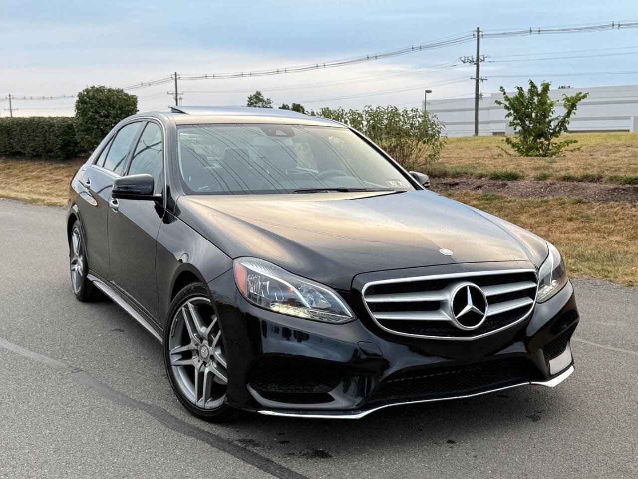 Used 2014 Mercedes-Benz E 350 4MATIC Sedan image 1