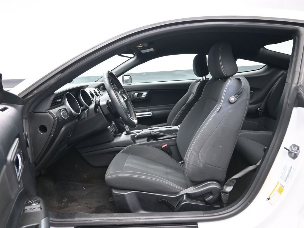 Used 2018 Ford Mustang EcoBoost image 23