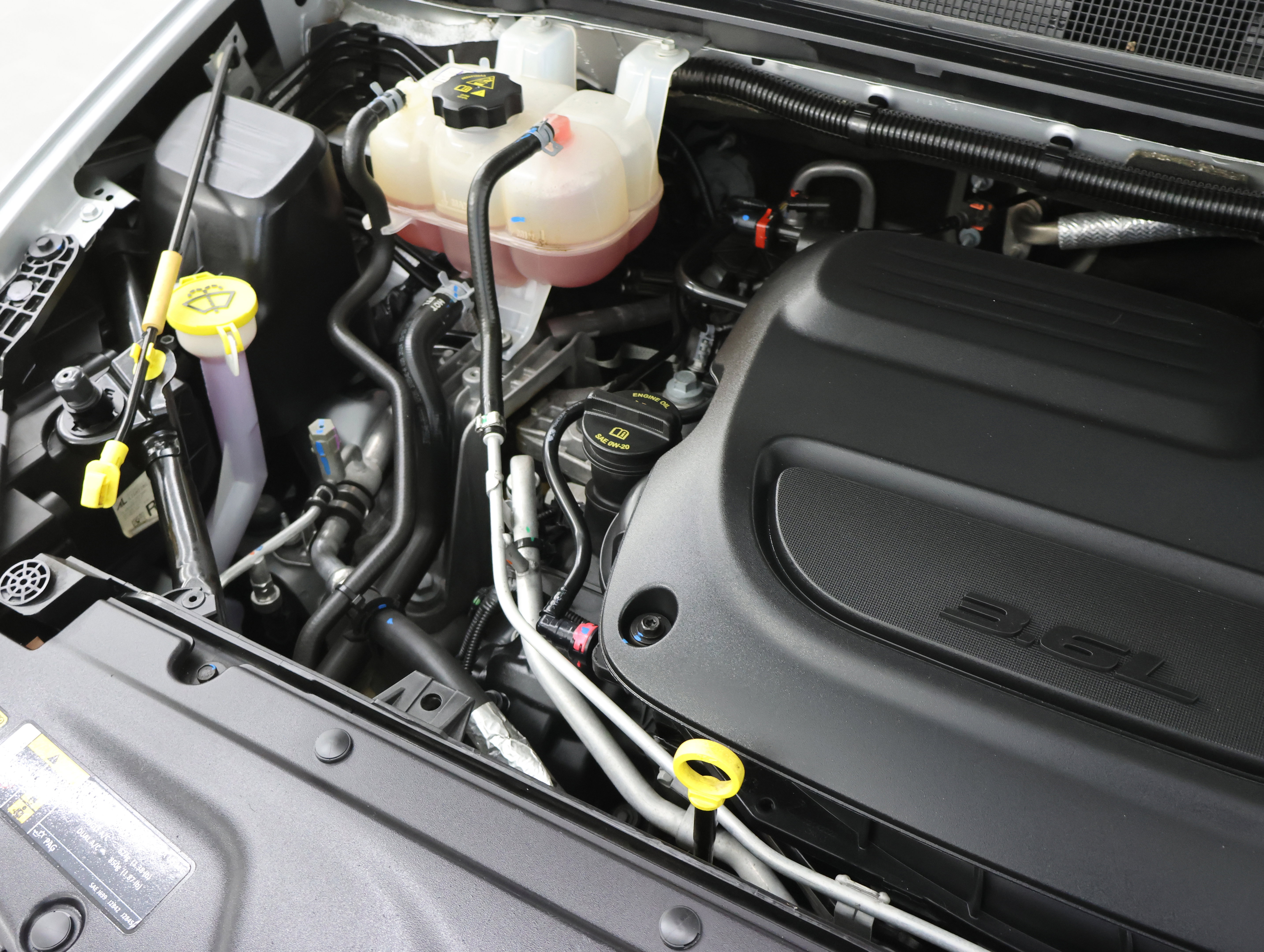 Used 2024 Chrysler Pacifica Touring-L FWD image 19