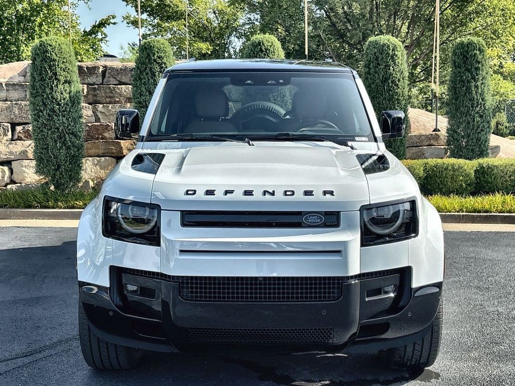 New 2026 Land Rover Defender 130 X-Dynamic SE AWD/4WD image 8