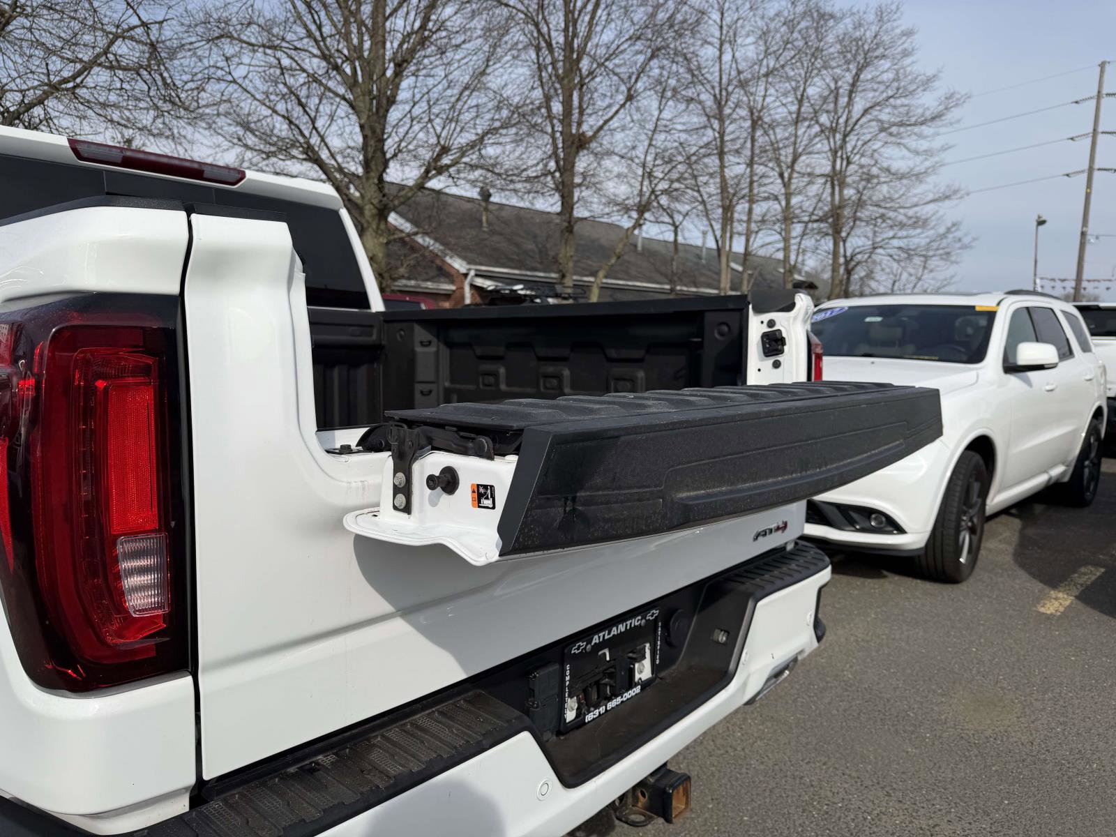 Certified 2023 GMC Sierra 1500 AT4 w/ AT4 Preferred Package image 9