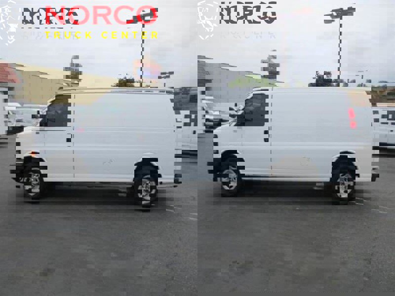 Used 2017 Chevrolet Express 2500 Extended image 6