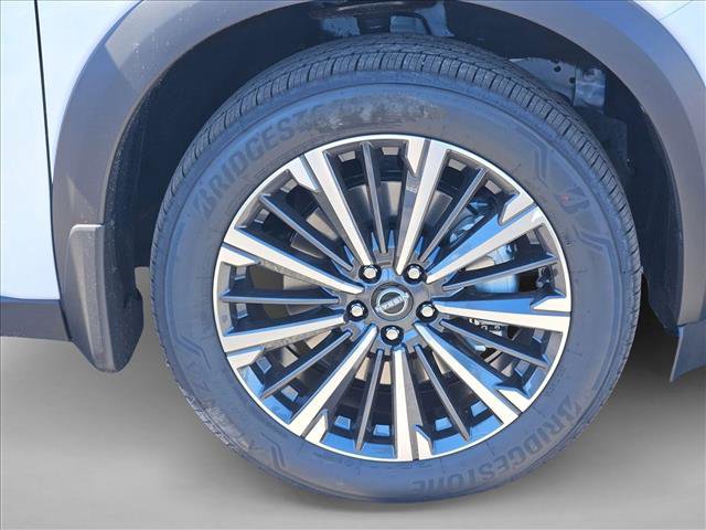 New 2026 Nissan Pathfinder Platinum image 16