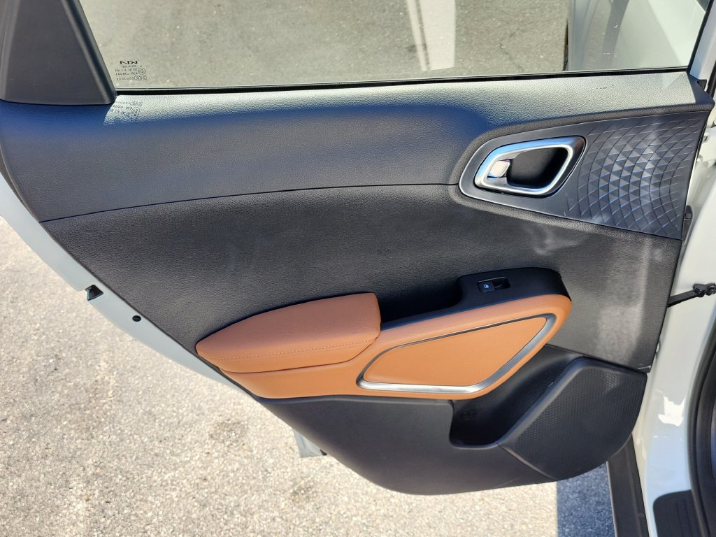 Used 2024 Kia Soul EX w/ EX Designer Package FWD image 8