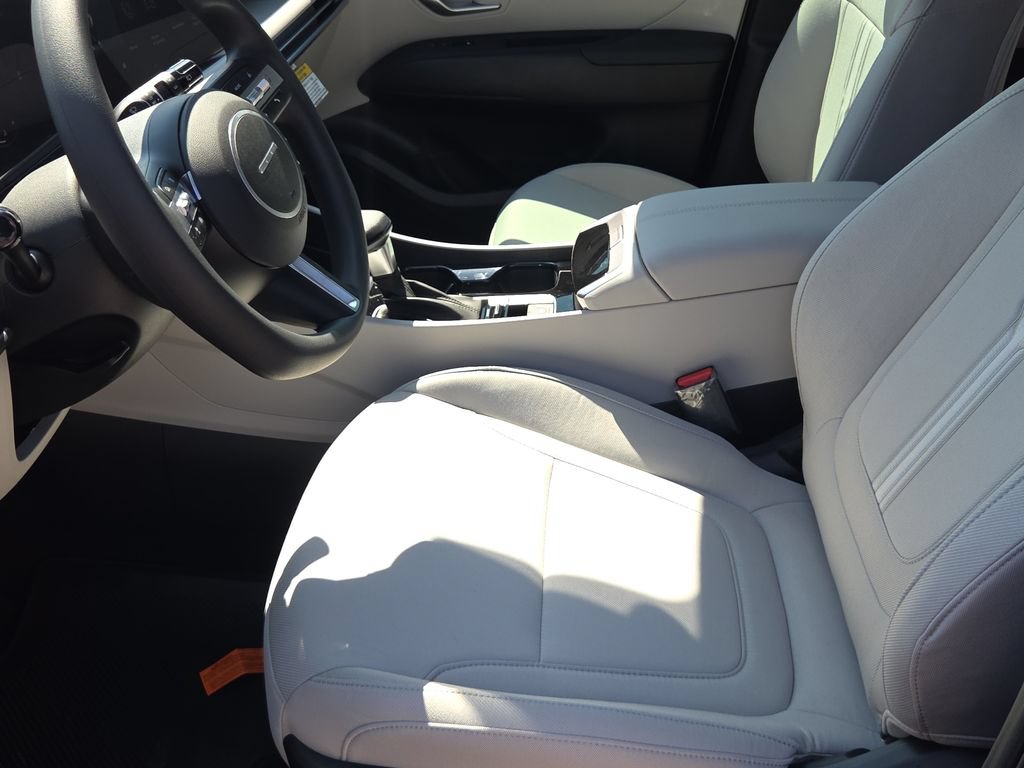Used 2026 Hyundai Tucson SEL FWD image 16