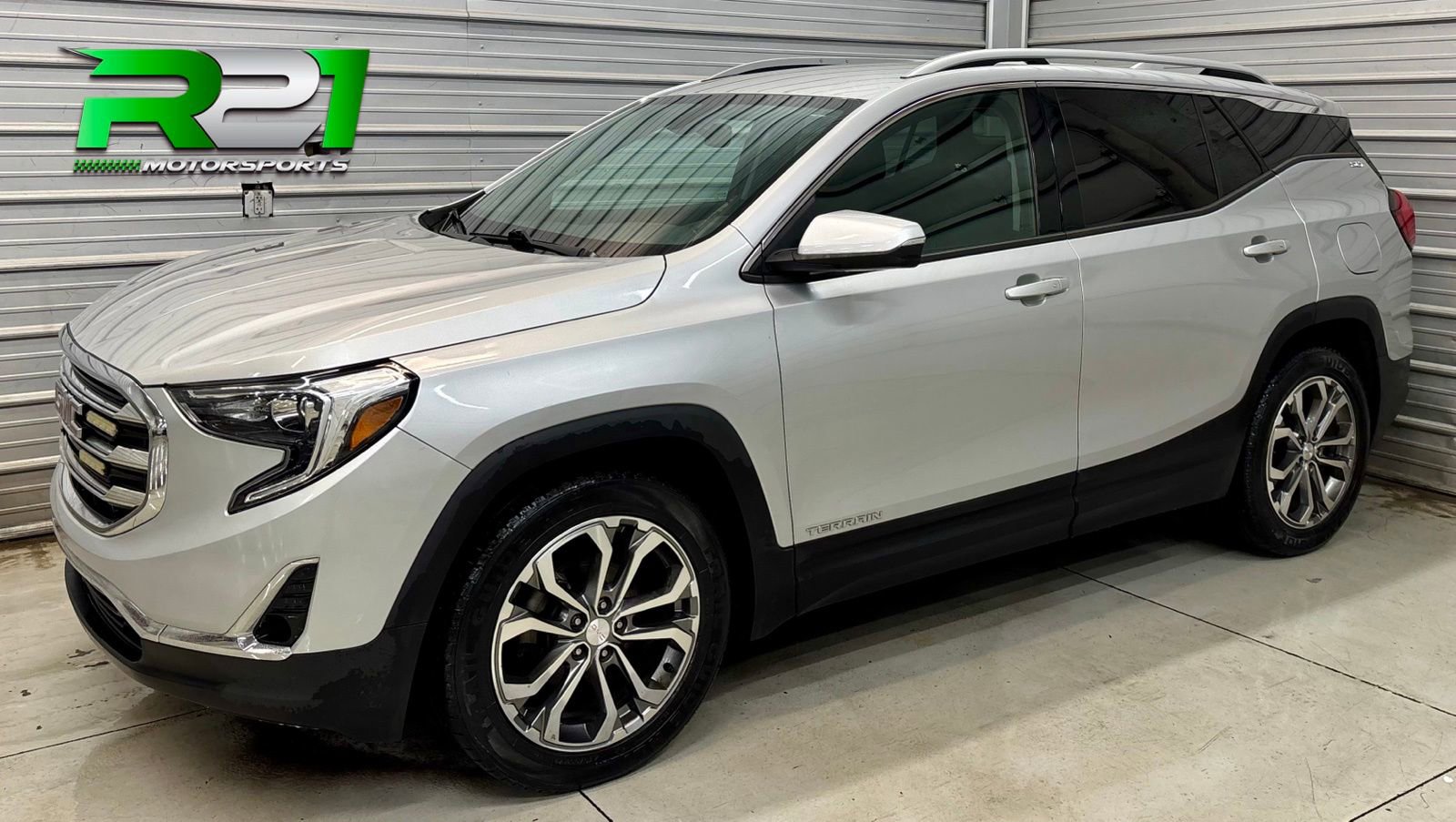 Used 2019 GMC Terrain SLT image 1