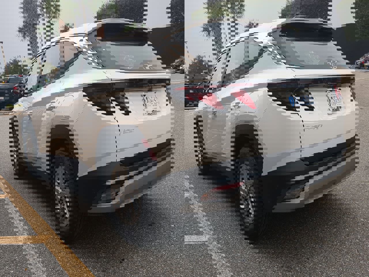 Certified 2025 Hyundai Tucson SE image 6