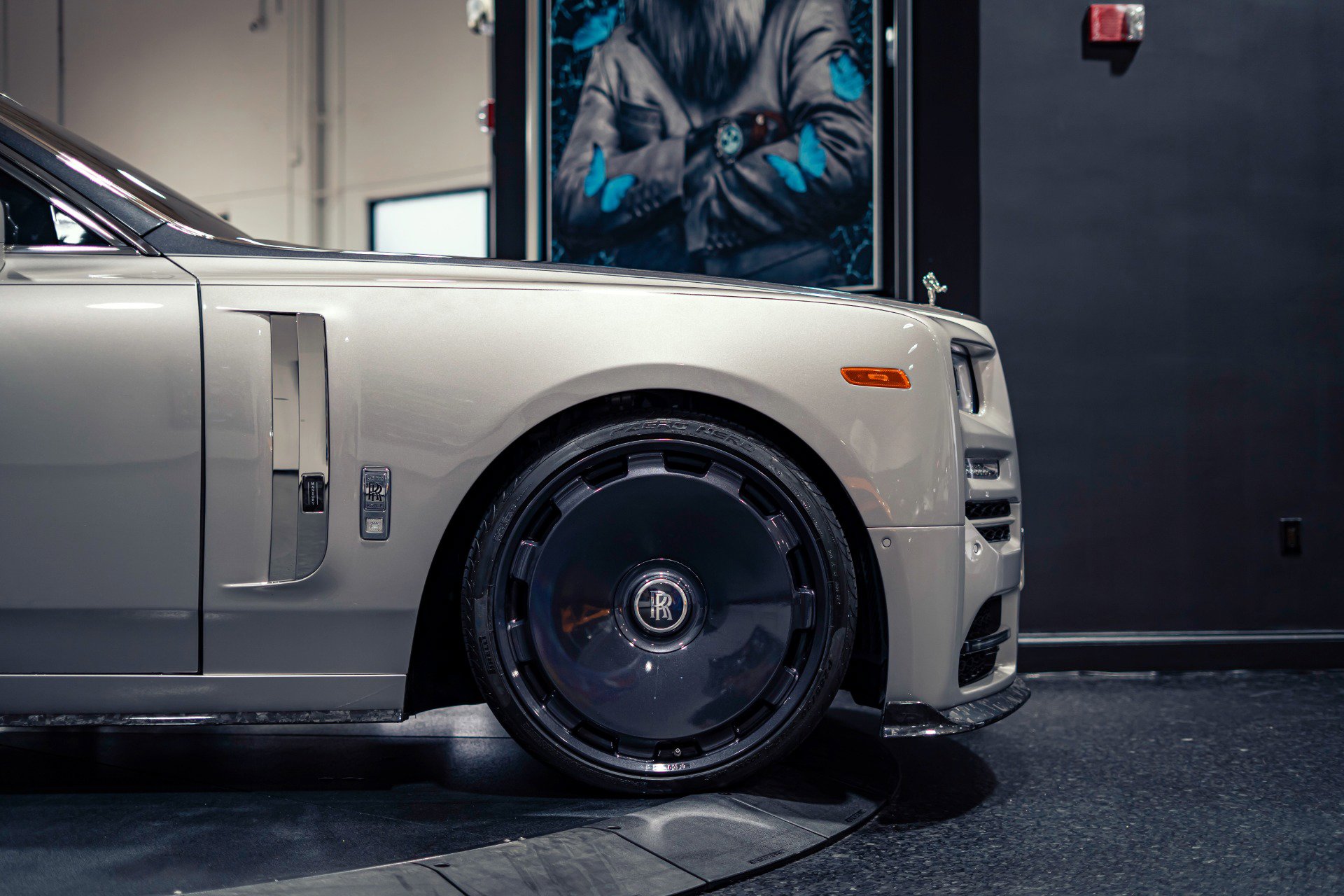 Used 2018 Rolls-Royce Phantom Sedan RWD image 56