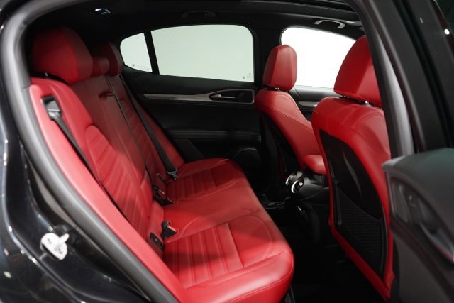 Used 2024 Alfa Romeo Stelvio Veloce image 34