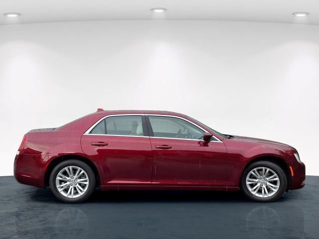 Used 2020 Chrysler 300 Touring L w/ Quick Order Package 2EF RWD image 7