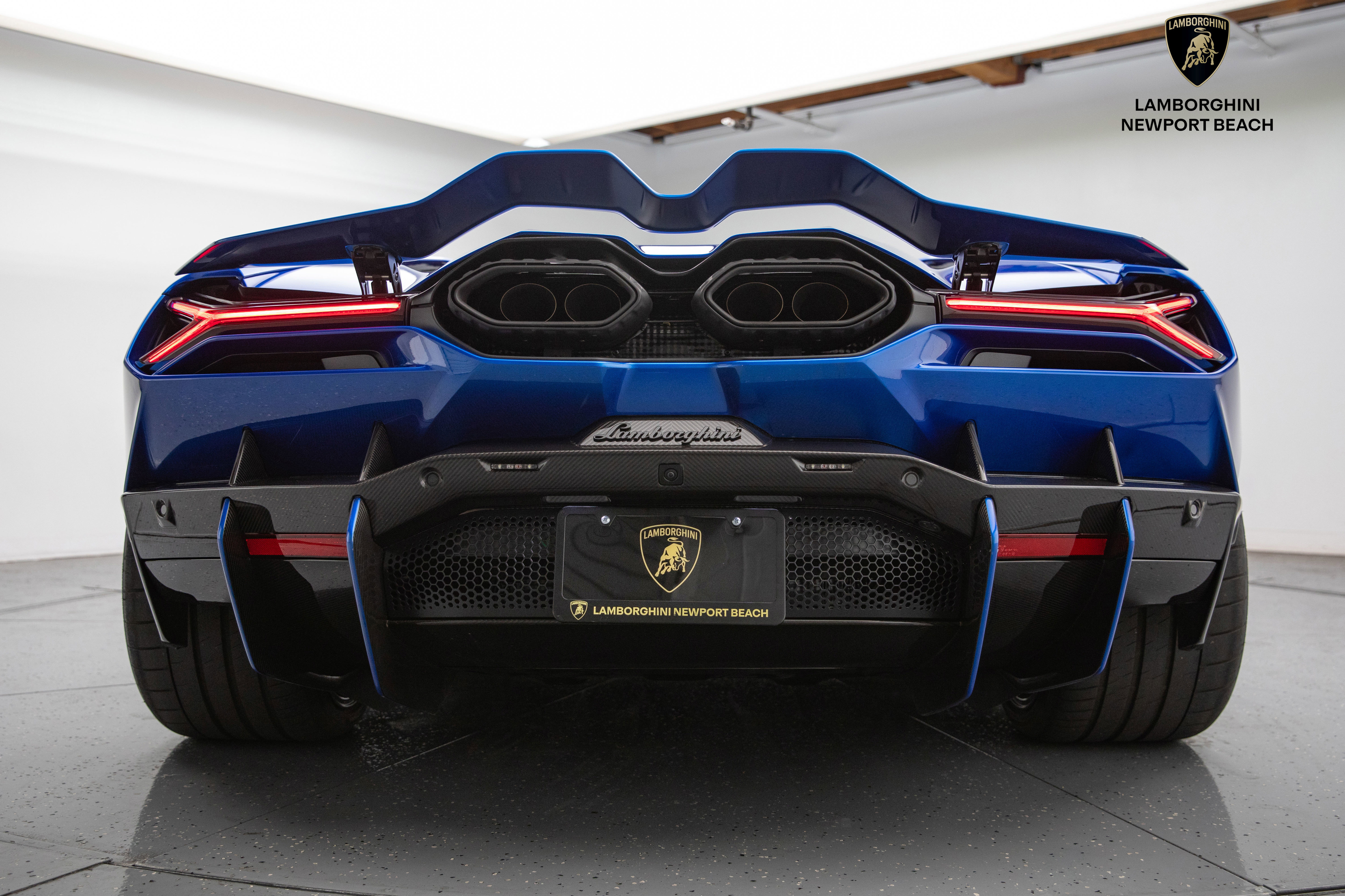 Used 2024 Lamborghini Revuelto image 29