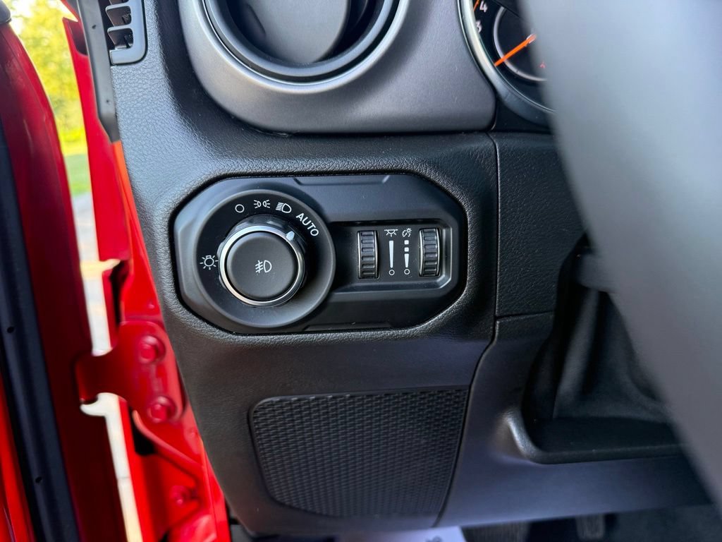 Used 2021 Jeep Wrangler Unlimited Sport AWD/4WD image 36