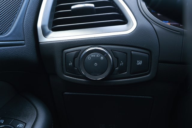 Used 2024 Ford Edge SE image 15