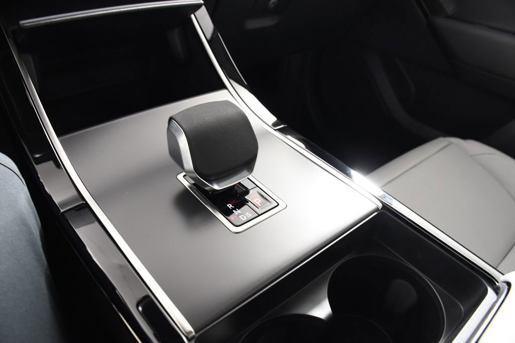 New 2026 Land Rover Range Rover Velar S AWD/4WD image 32