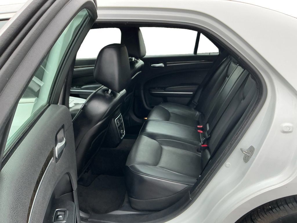 Used 2013 Chrysler 300 C w/ Light Group image 21