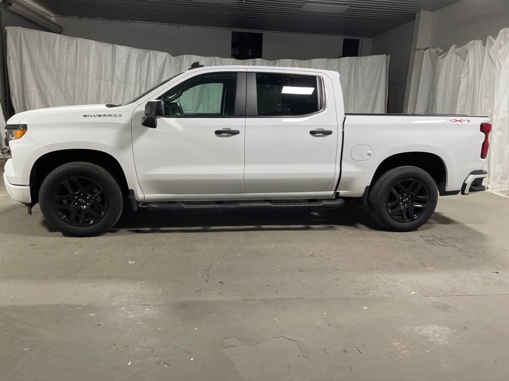 Used 2024 Chevrolet Silverado 1500 Custom AWD/4WD image 4
