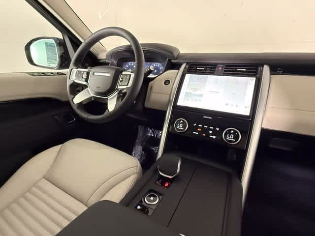 New 2026 Land Rover Discovery S AWD/4WD image 17