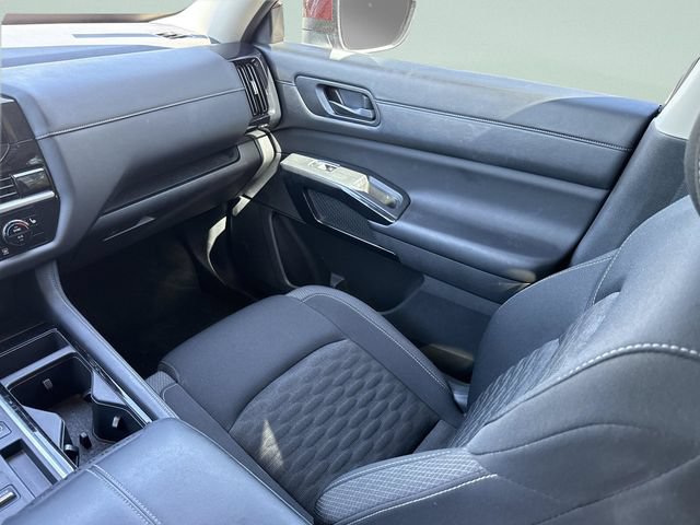 Certified 2023 Nissan Pathfinder SV FWD image 23