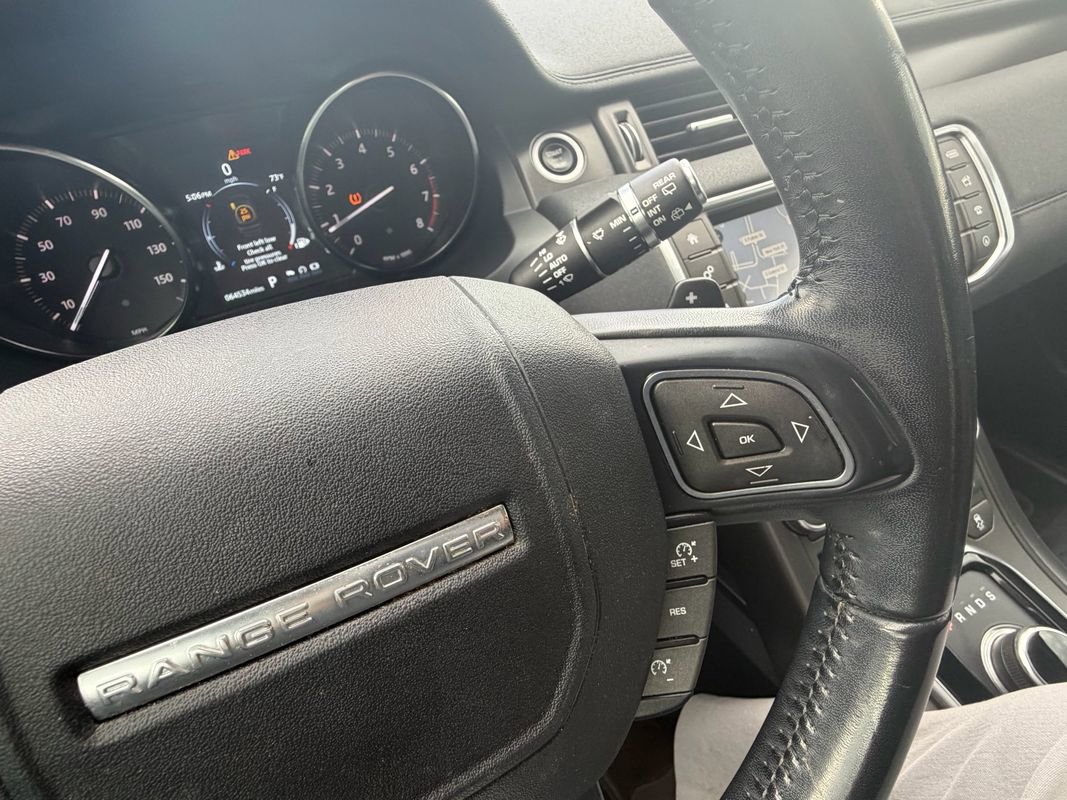 Used 2019 Land Rover Range Rover Evoque SE image 31