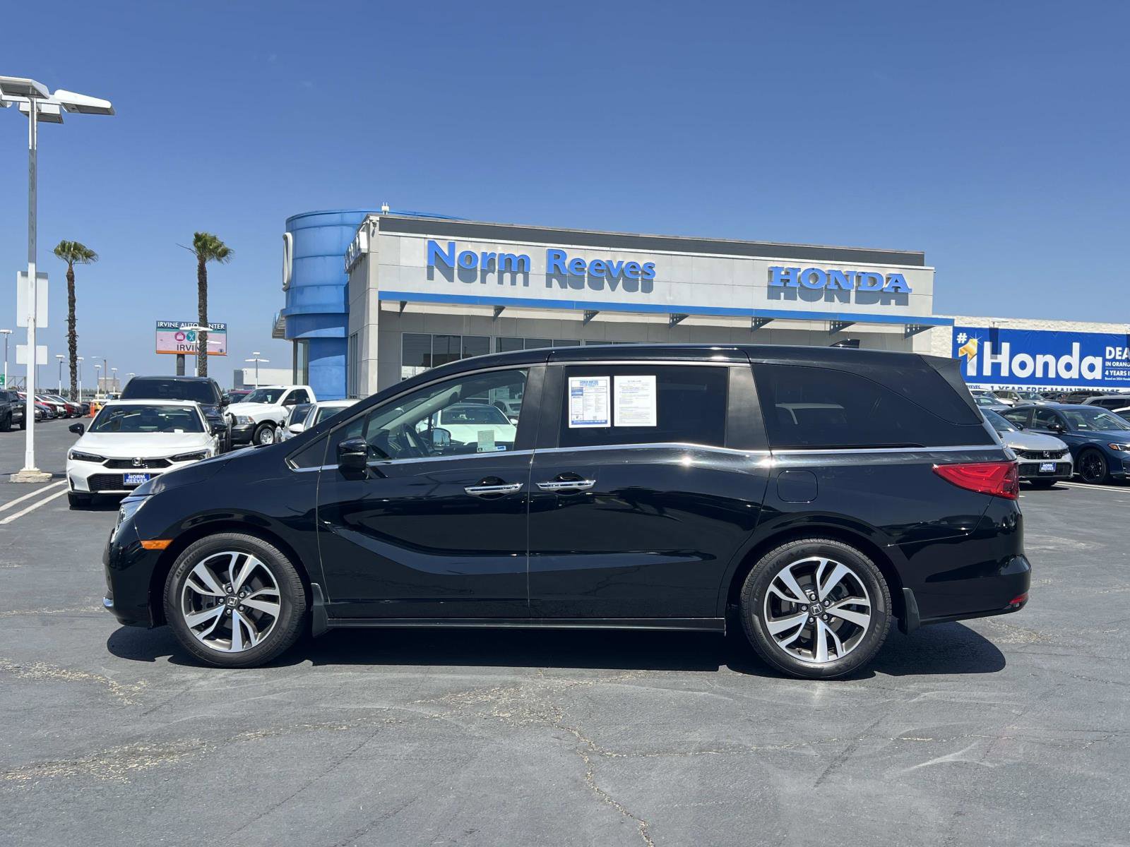 Used 2023 Honda Odyssey Touring image 2