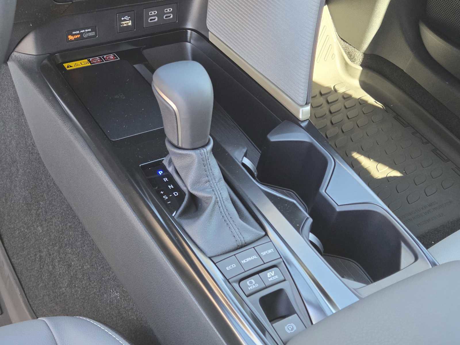 Used 2026 Toyota Camry SE w/ Convenience Package image 25