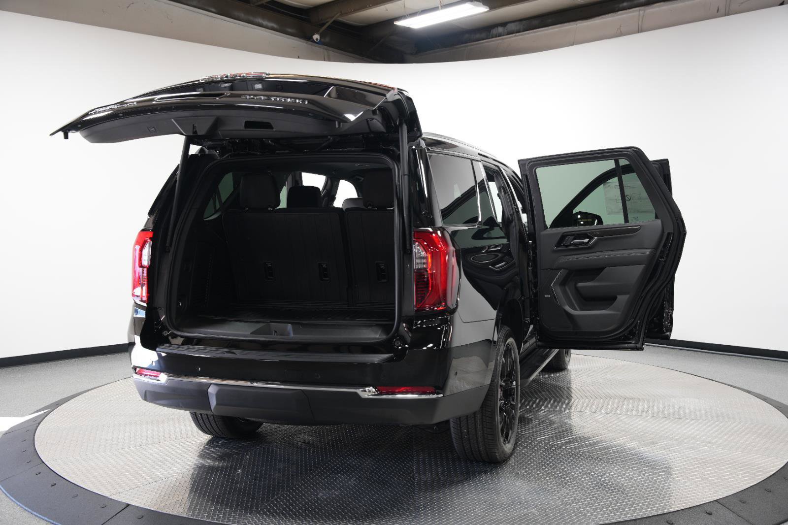 New 2026 GMC Yukon Elevation w/ LPO, Floor Liner Package image 12