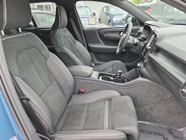 Certified 2024 Volvo XC40 Recharge Ultimate w/ Protection Package Premier RWD image 30