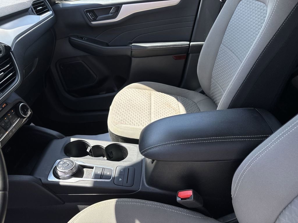 Used 2022 Ford Escape SE w/ SE Sport Appearance Package FWD image 24