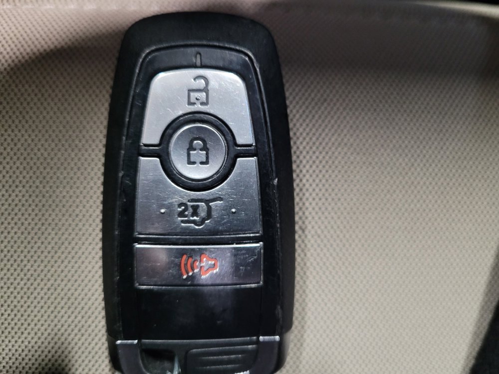 Used 2021 Ford Explorer XLT image 32