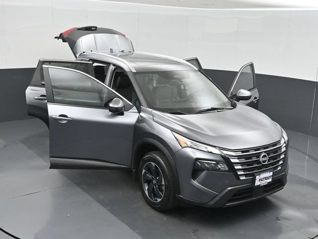 Used 2024 Nissan Rogue SV w/ SV Premium Package FWD image 58