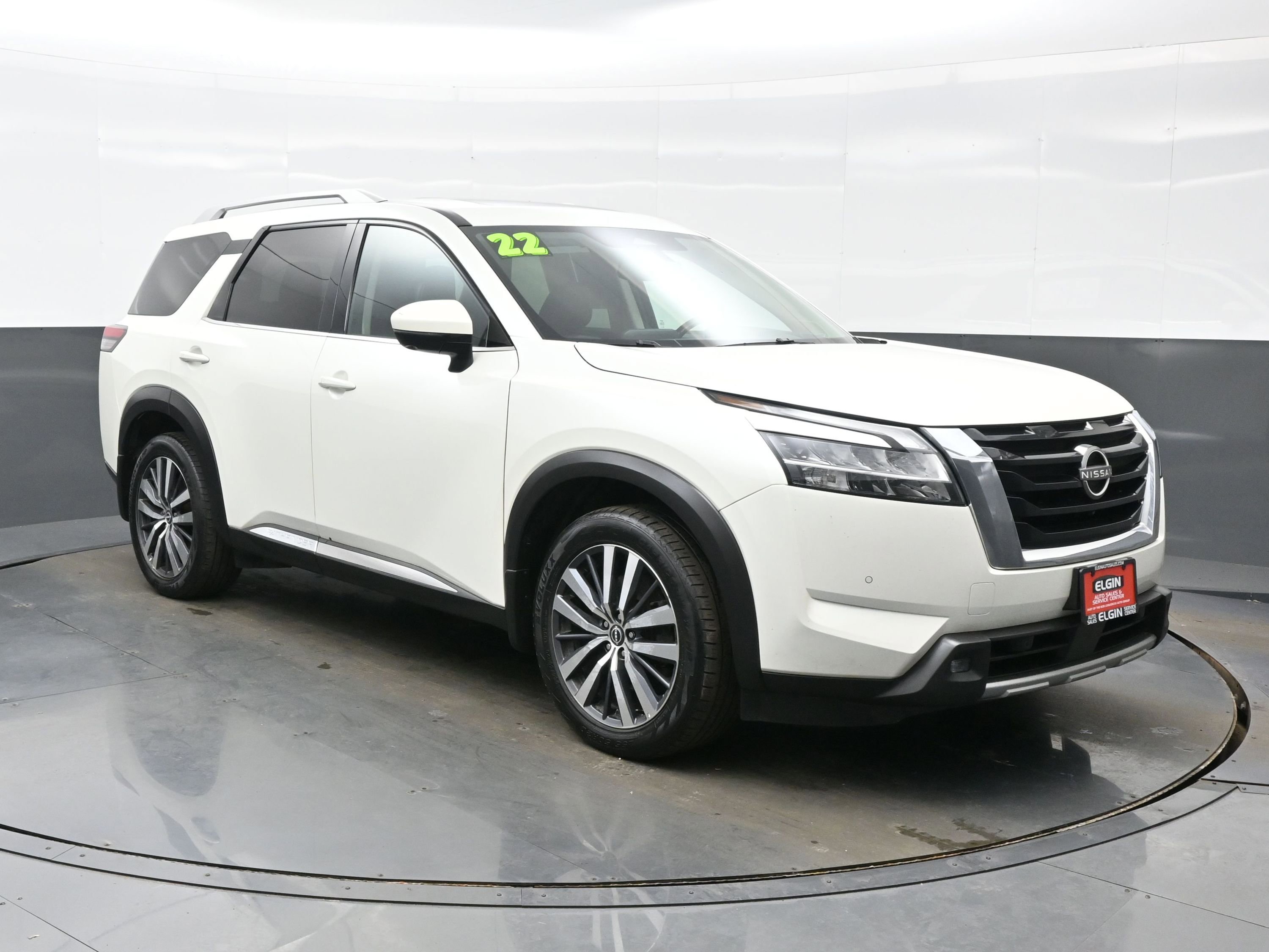 Used 2022 Nissan Pathfinder Platinum w/ Cargo Package image 8