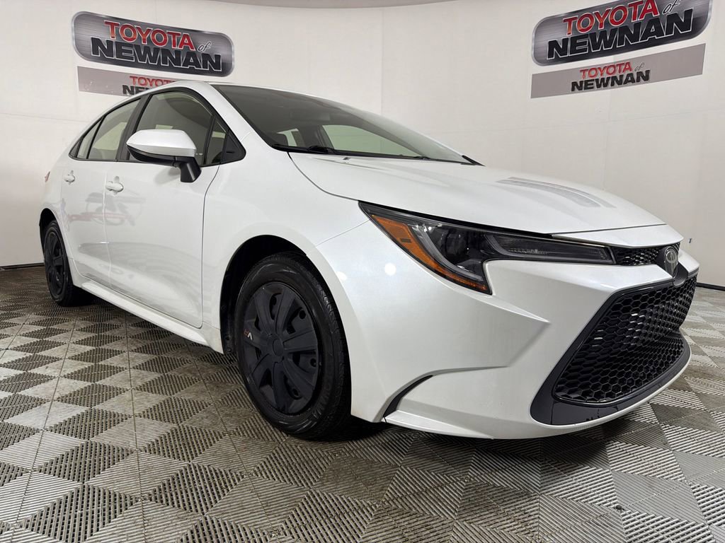 Used 2022 Toyota Corolla LE image 1