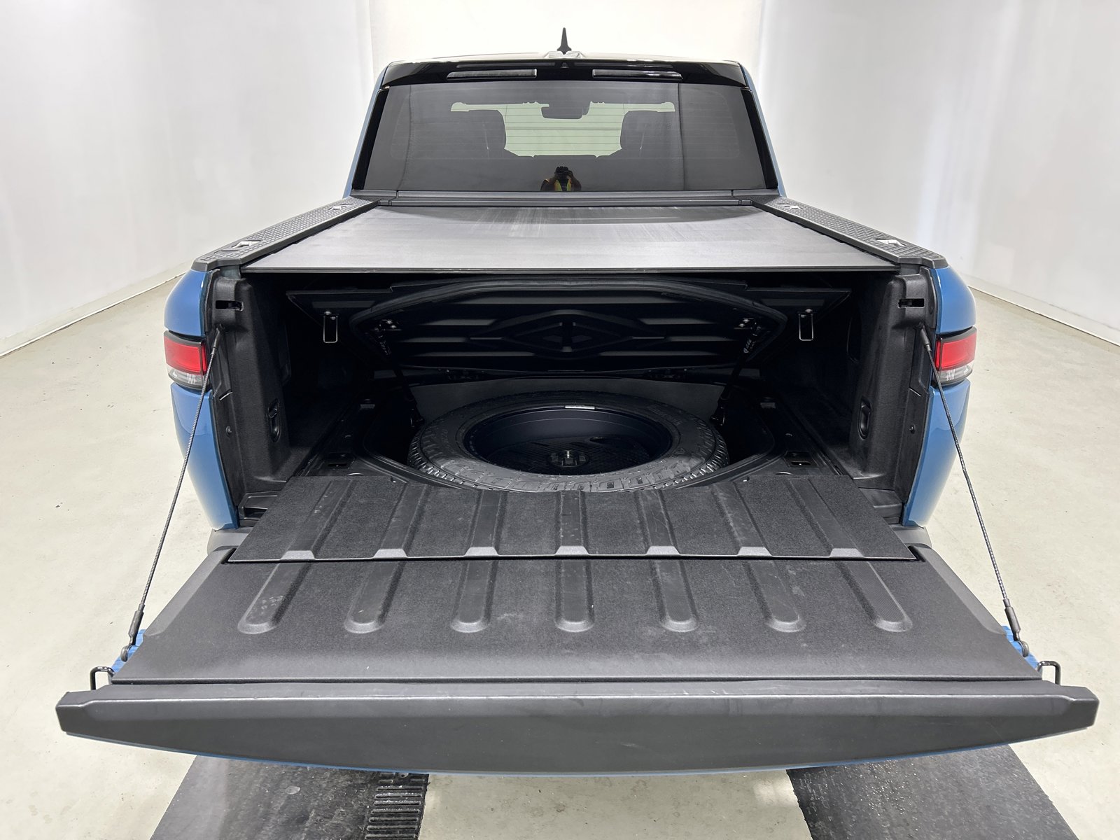 Used 2022 Rivian R1T Adventure image 15