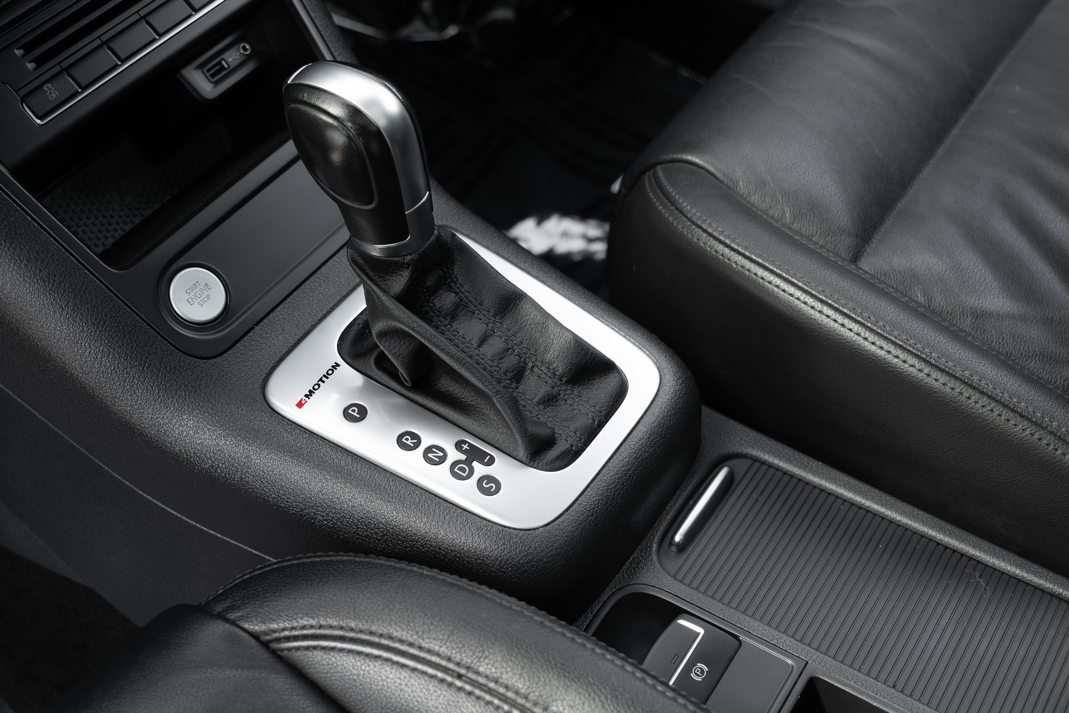 Used 2016 Volkswagen Tiguan SEL image 17